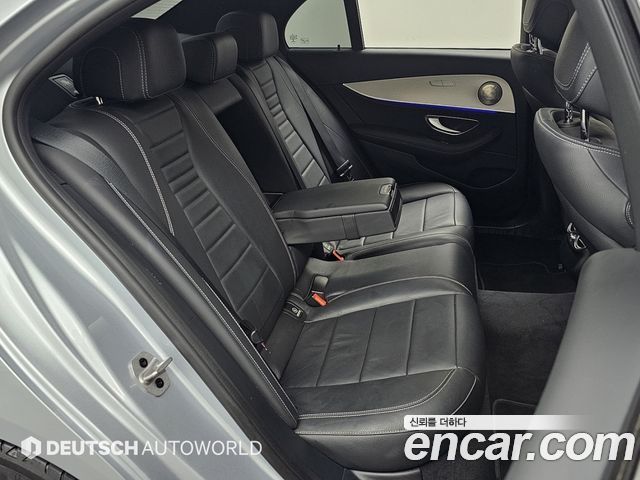Mercedes-Benz E-Class 2021 — photo 12