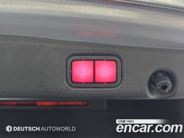 Mercedes-Benz E-Class 2021 — photo 20