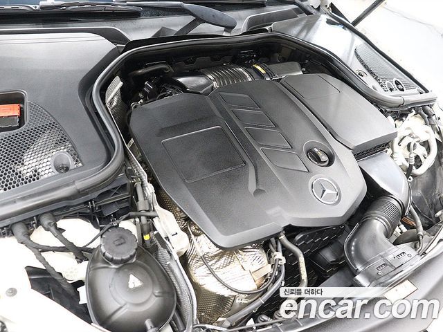 Mercedes-Benz E-Class 2018 — photo 19