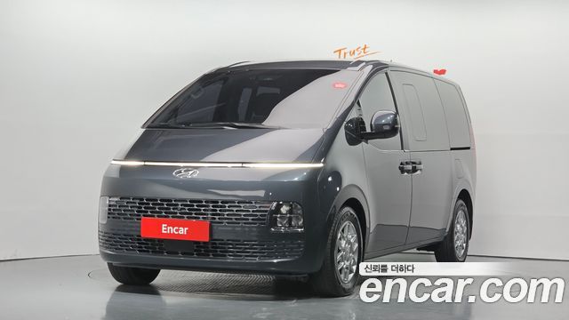 Hyundai Staria 2022 — photo 1