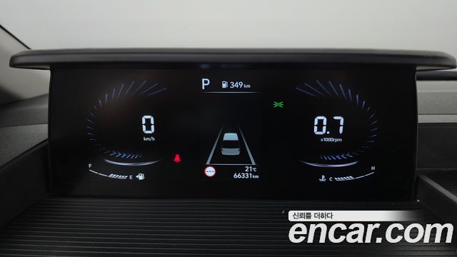 Hyundai Staria 2022 — photo 11
