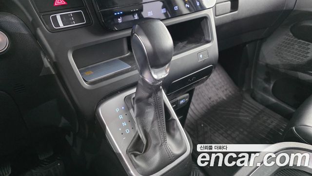 Hyundai Staria 2022 — photo 12