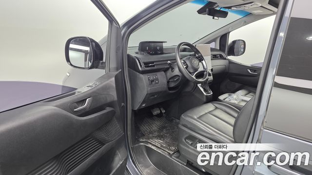 Hyundai Staria 2022 — photo 13