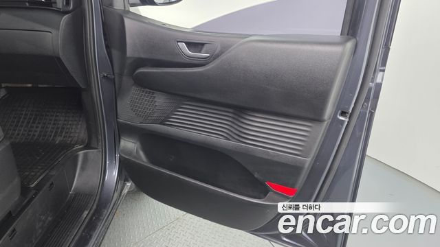 Hyundai Staria 2022 — photo 15