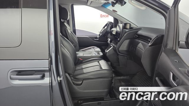 Hyundai Staria 2022 — photo 16