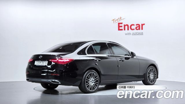 Mercedes-Benz C-Class 2023 — photo 2