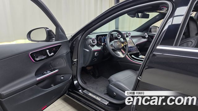 Mercedes-Benz C-Class 2023 — photo 13