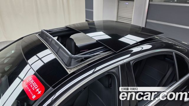 Mercedes-Benz C-Class 2023 — photo 26