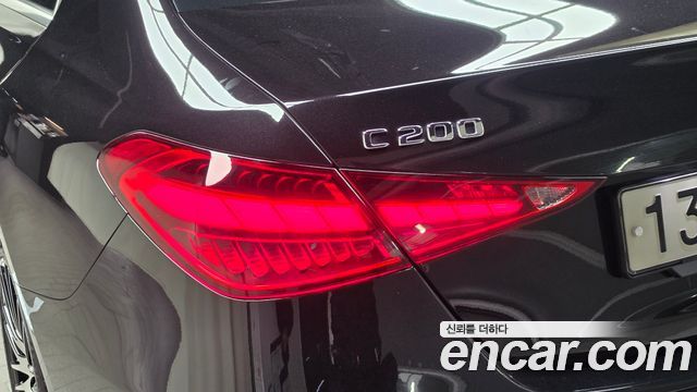 Mercedes-Benz C-Class 2023 — photo 9