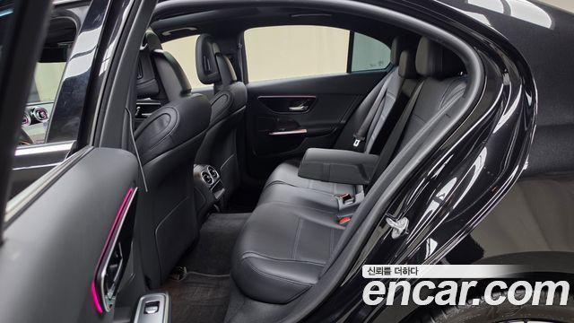 Mercedes-Benz C-Class 2023 — photo 16