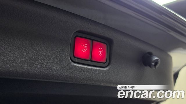 Mercedes-Benz C-Class 2023 — photo 27