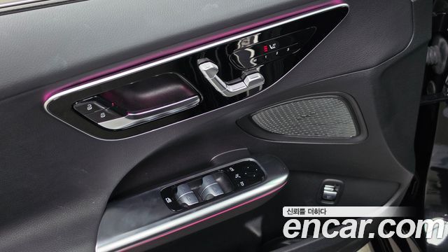 Mercedes-Benz C-Class 2023 — photo 28