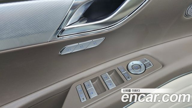 Genesis GV80 2023 — photo 28