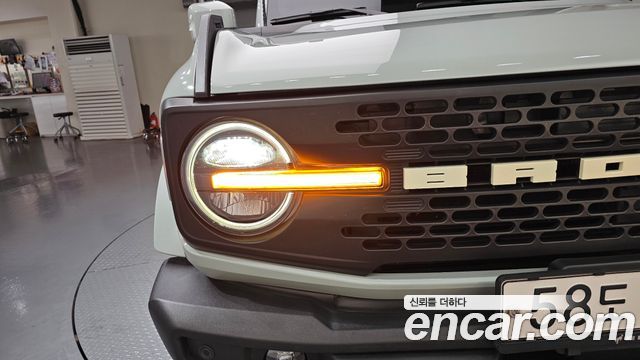 Ford Bronco 2023 — photo 8