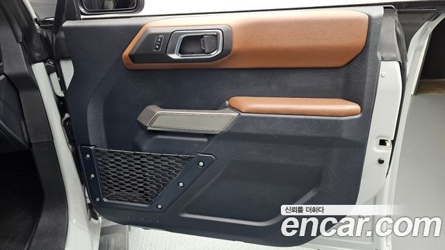 Ford Bronco 2023 — photo 14