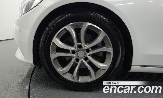 Mercedes-Benz C-Class 2017 — photo 5