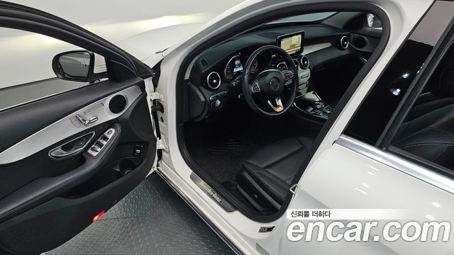 Mercedes-Benz C-Class 2017 — photo 13