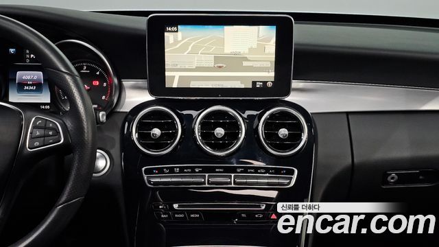 Mercedes-Benz C-Class 2017 — photo 21