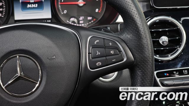 Mercedes-Benz C-Class 2017 — photo 24