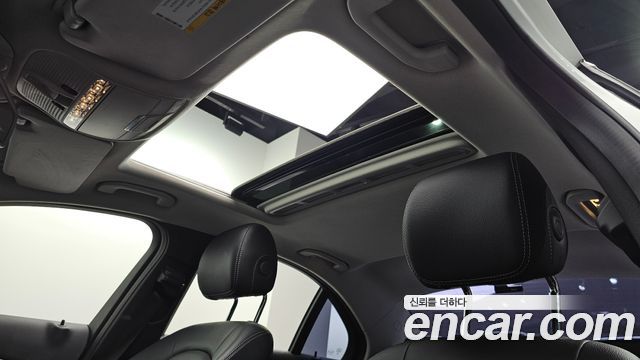 Mercedes-Benz C-Class 2017 — photo 25