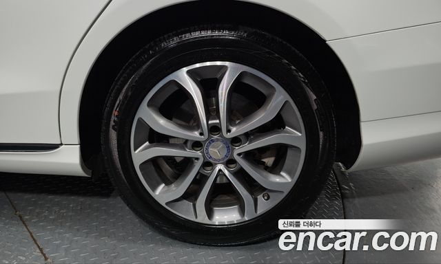 Mercedes-Benz C-Class 2017 — photo 7