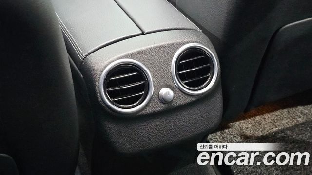 Mercedes-Benz C-Class 2017 — photo 28