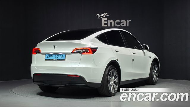 Tesla Model Y 2022 — photo 2