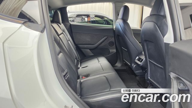 Tesla Model Y 2022 — photo 17