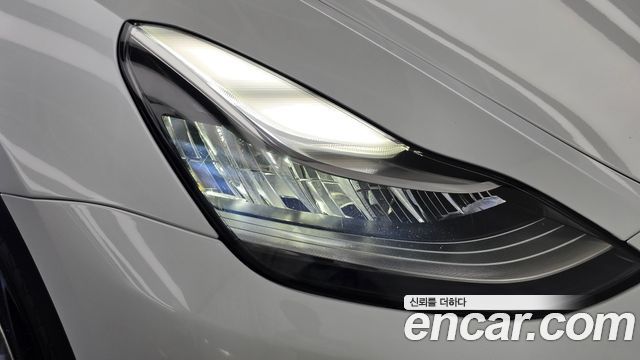 Tesla Model Y 2022 — photo 8