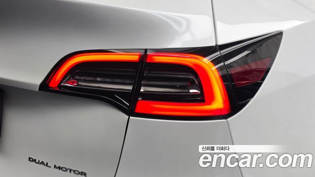 Tesla Model Y 2022 — photo 9