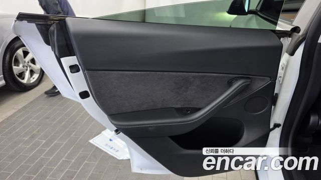 Tesla Model Y 2022 — photo 15