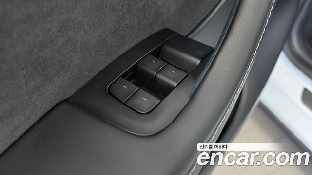 Tesla Model Y 2022 — photo 29