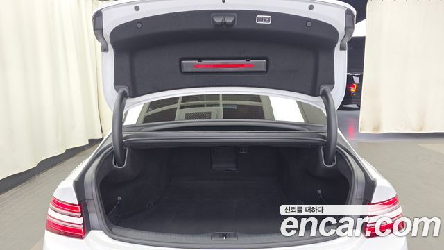 Genesis G80 2022 — photo 26