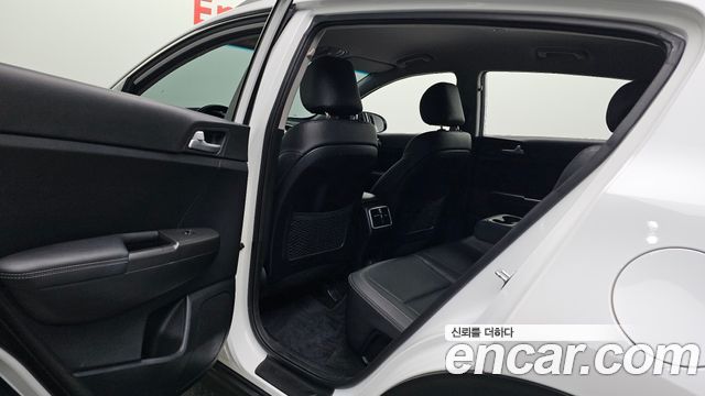 Kia Sportage 2018 — photo 16