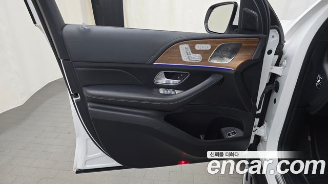 Mercedes-Benz GLS-Class 2021 — photo 14