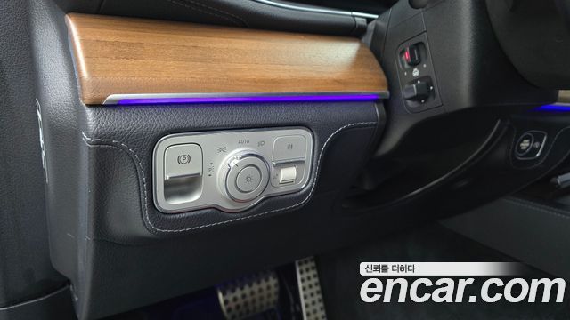 Mercedes-Benz GLS-Class 2021 — photo 29