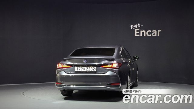 Lexus ES 2022 — photo 4