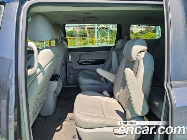 Kia Canival 2016 — photo 7