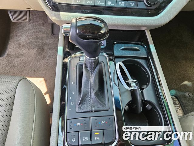 Kia Canival 2016 — photo 9
