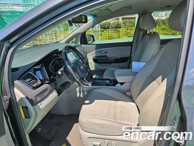 Kia Canival 2016 — photo 10
