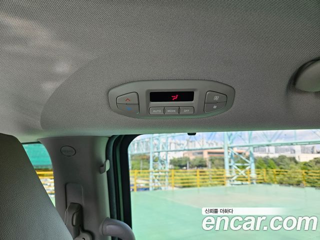 Kia Canival 2016 — photo 12