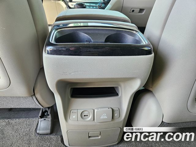 Kia Canival 2016 — photo 14