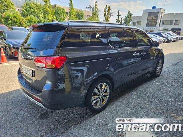 Kia Canival 2017 — photo 2