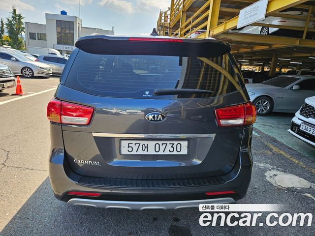 Kia Canival 2017 — photo 4