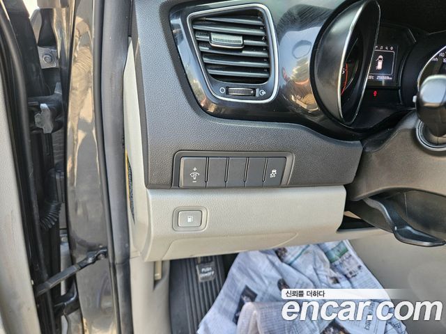 Kia Canival 2017 — photo 14