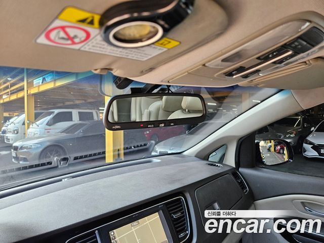 Kia Canival 2017 — photo 17