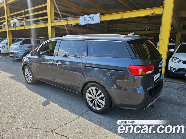 Kia Canival 2017 — photo 19