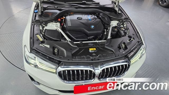 BMW 5-Series 2021 — photo 6