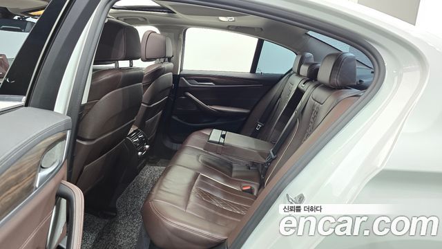 BMW 5-Series 2021 — photo 17