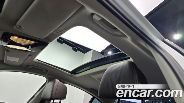 BMW 5-Series 2021 — photo 26
